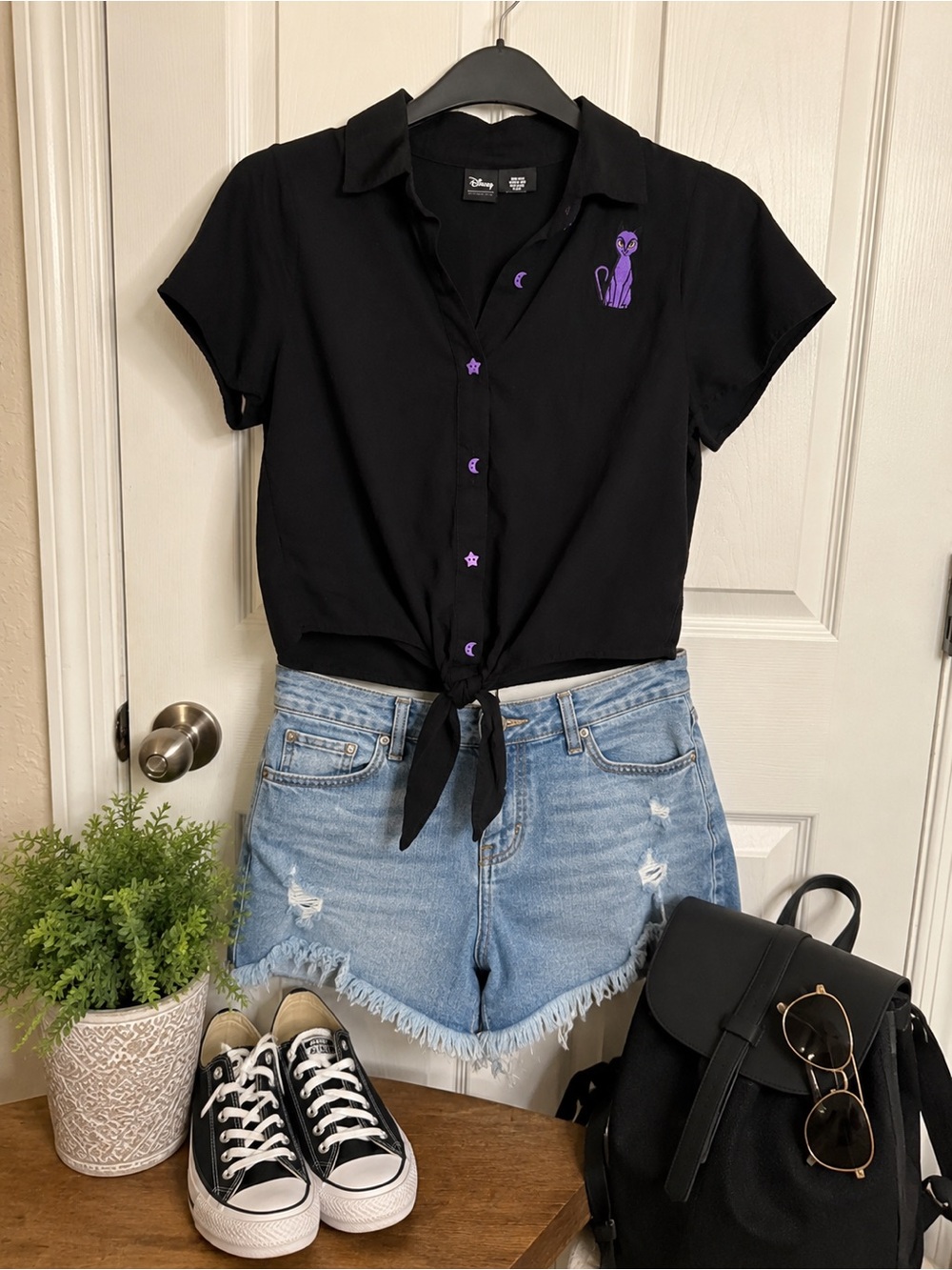 Her Universe Black Tie-Front Crop Hocus Pocus shirt medium binx sanderson sister